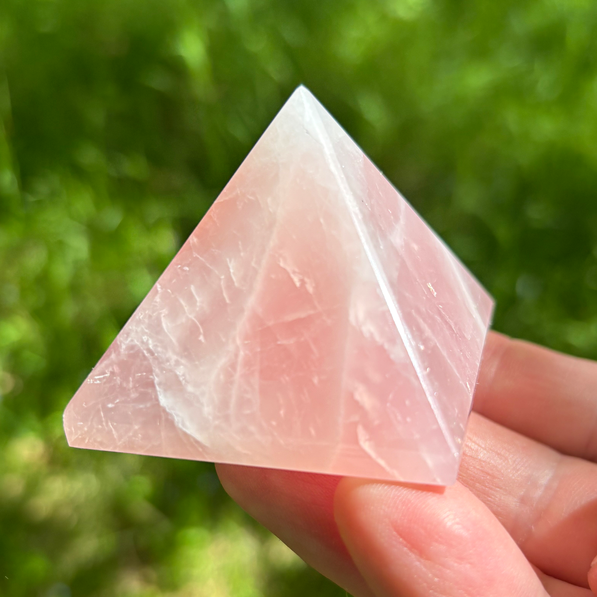 Ruusukvartsipyramidi 50–55 mm